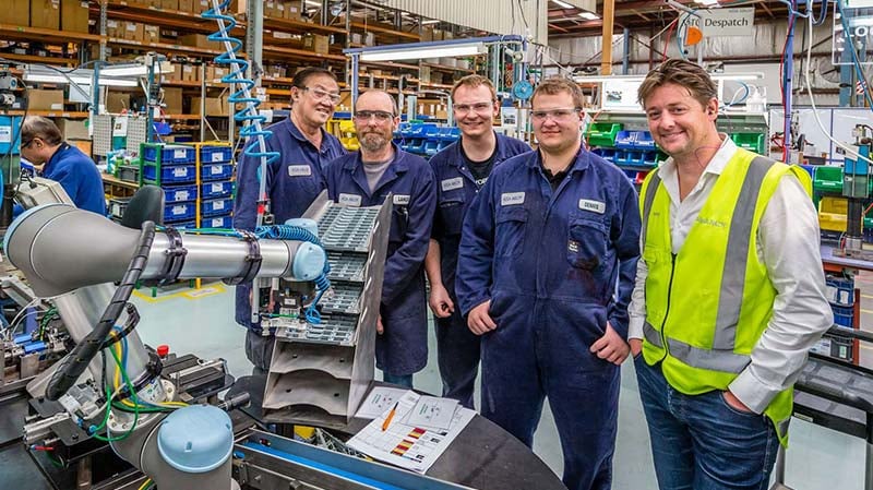 The-ASSA-ABLOY-team-in-New-Zealand-with-their-new-robot