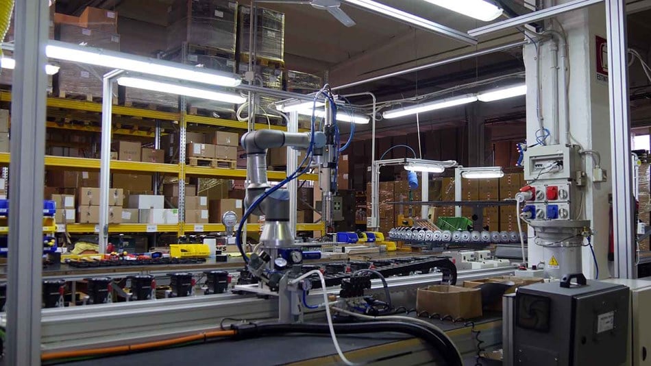 ur3_assembly_line_increase_efficiency_and_productivity_collaborative_robots